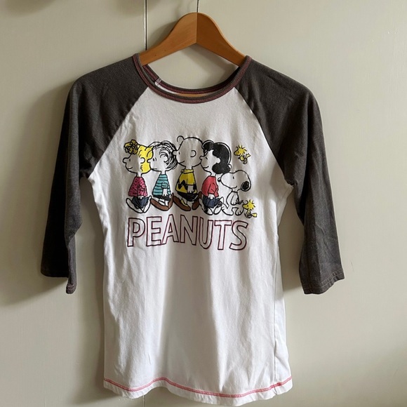 Peanuts Tops Peanuts Gang Baseball Jersey Style Tshirt Poshmark peanuts-tops-peanuts-gang-baseball-jersey-style-tshirt-poshmark